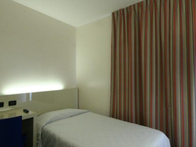 B&B Hotel Firenze Novoli Екстер'єр фото